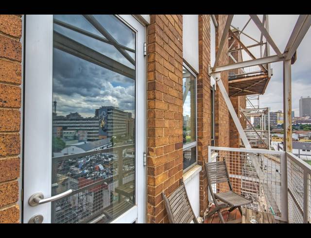 1 BEDROOM APARTMENT FOR SALE IN MABONENG